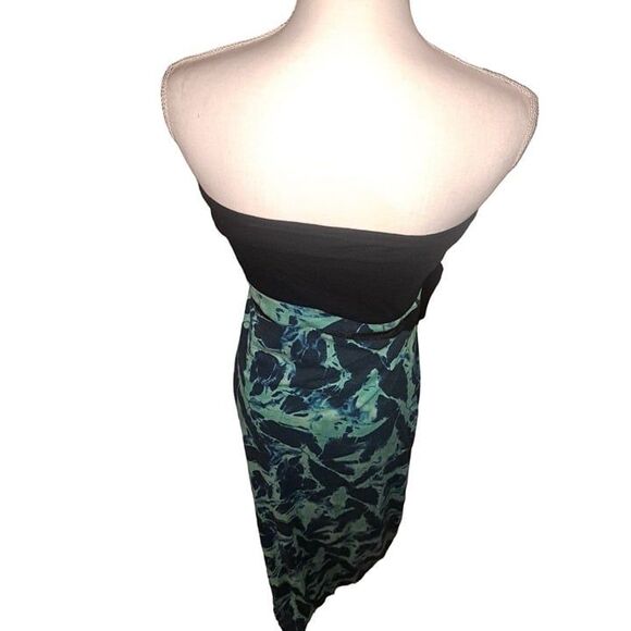 Spring Sale! Lot 32 Size Large - 2 dresses and 1 skirt-tank-sweater - Picture 9 of 12